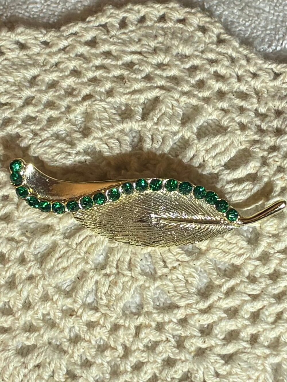 GERRY'S GOLDTONE LEAF BROOCH/PIN